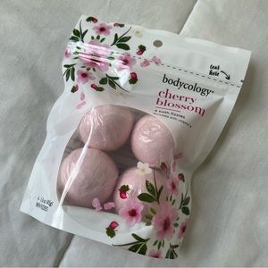BODYCOLOGY BATH FIZZIES/ BATH BOMB CHERRY BLOSSOM NWT